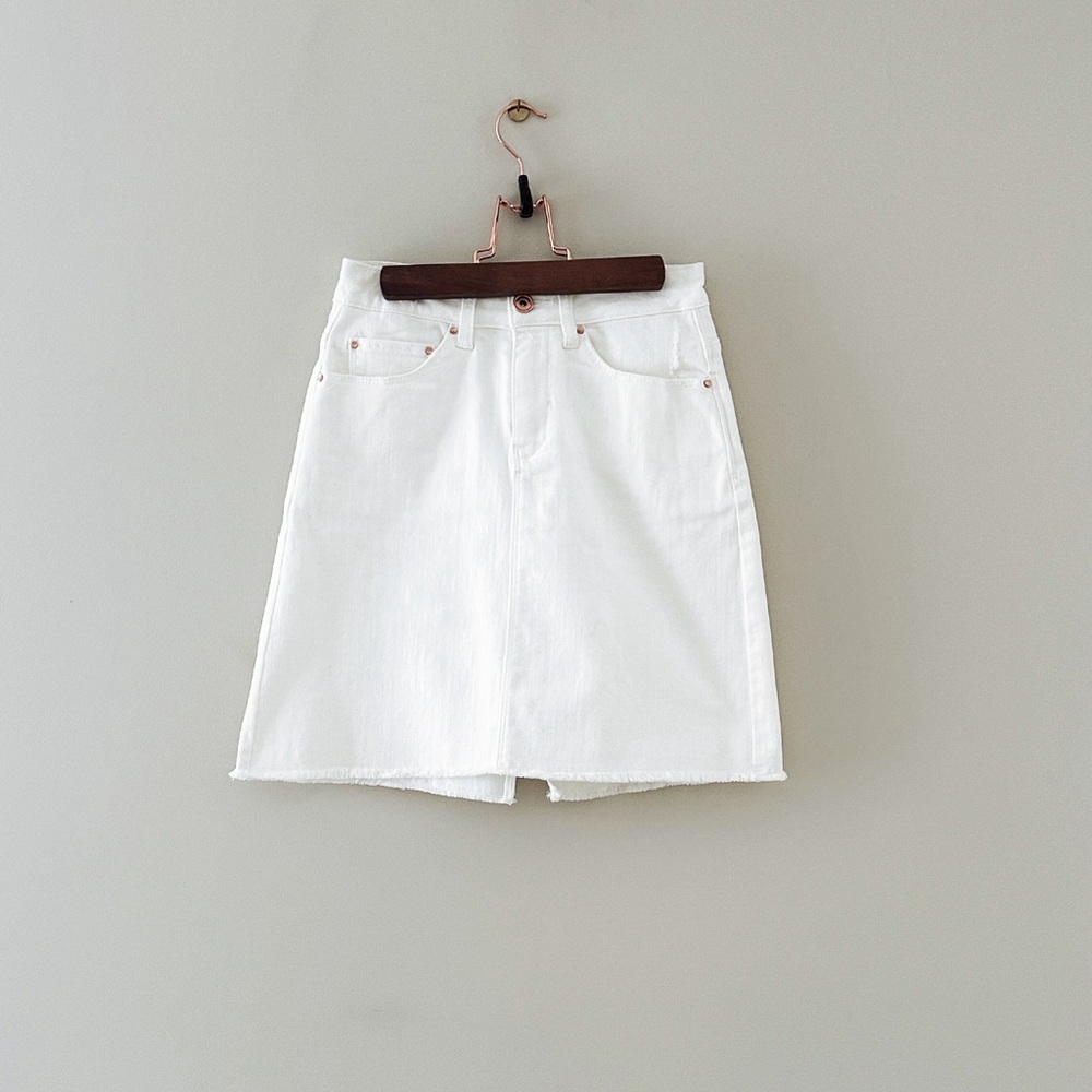 a loves a • white denim mini skirt